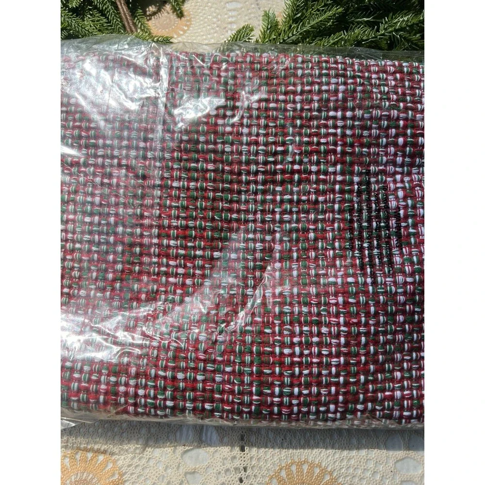 Urban Villa Table Runner  100% Cotton Red Green 14